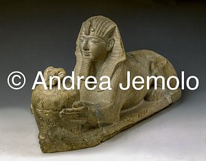 Museo Egizio Ramses II come sfinge che regge un vaso con Amon | Andrea Jemolo