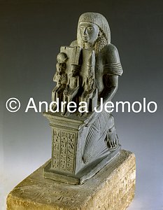Museo Egizio Ramsesnakht offre la triade tebana in trono | Andrea Jemolo
