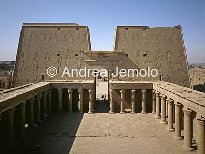 Temple of Horus Courtyard and pylon seen from the roof | Andrea Jemolo