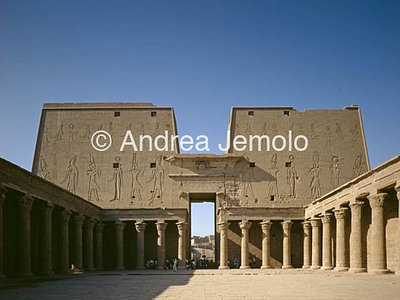 Temple of Horus Courtyard toward the pylon | Andrea Jemolo
