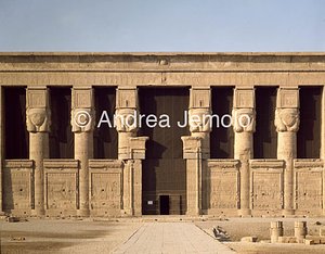 Tempio di Hathor Capitelli hatorici | Andrea Jemolo