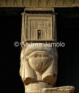Tempio di Hathor Capitelli hatorici | Andrea Jemolo