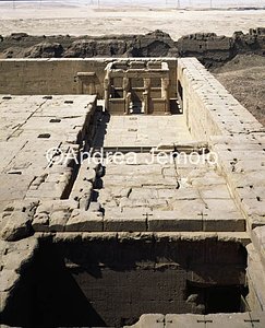 Tempio di Hathor Terrazza con cappella di Osiride | Andrea Jemolo