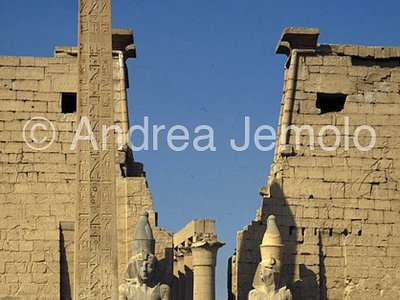 Temple First pylon - obelisk and colossal statue | Andrea Jemolo