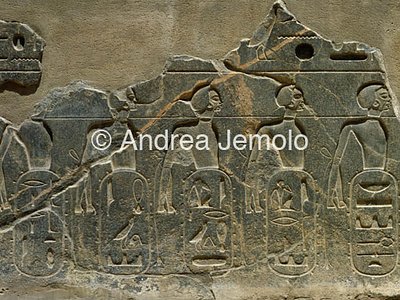 Temple Scene with prisoners | Andrea Jemolo