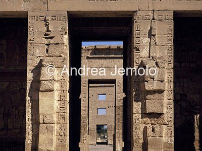 Tempio di Ramses III Secondo cortile | Andrea Jemolo