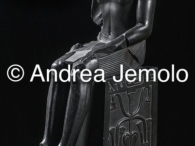 Egyptian museum Statue of Khafre without arm, Basalt, Giza | Andrea Jemolo