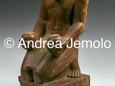 Egyptian museum Knelt king, Sandstone, Cachette of Karnak | Andrea Jemolo