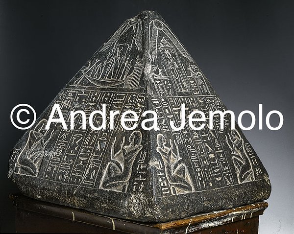 Museo Egizio Piramidion di Huy, Granito, Luogo sconosciuto | Andrea Jemolo