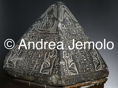 Egyptian museum Piramidion of Huy, Granite, unknown Site | Andrea Jemolo