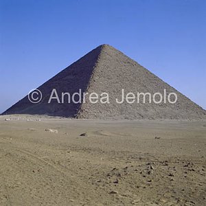 Piramide rossa  | Andrea Jemolo