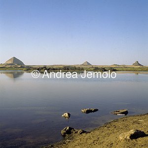 Le piramidi Dal lago | Andrea Jemolo