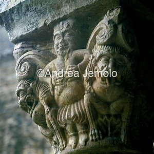 Abbazia Capitelli del chiostro | Andrea Jemolo