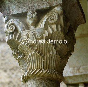 Abbazia Capitelli del chiostro | Andrea Jemolo