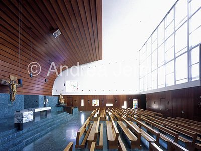 Church and parish center Santa Maria Josepha hall - side vision | Andrea Jemolo