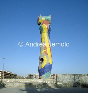Woman with bird  | Andrea Jemolo