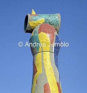 Woman with bird  | Andrea Jemolo