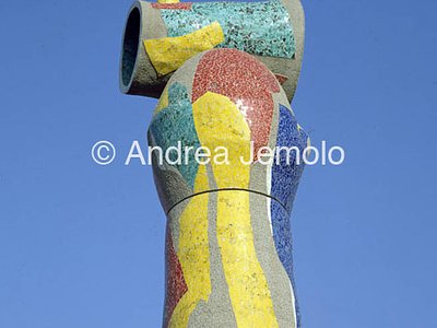 Woman with bird  | Andrea Jemolo