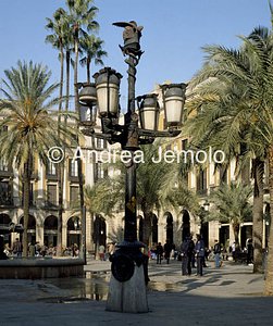 Lampioni in Plaça Real  | Andrea Jemolo