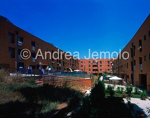 Complesso residenziale La Casa intorno agli alberi Cortile Interno | Andrea Jemolo