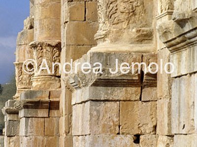 Arco di Adriano particolari | Andrea Jemolo