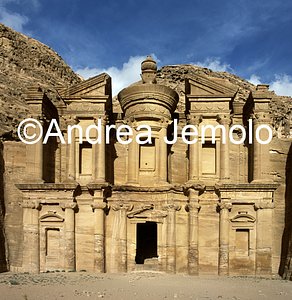 Al Deir - Il Monastero Facciata | Andrea Jemolo