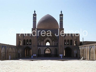 Agha Bozorg Mosque Exterior | Andrea Jemolo