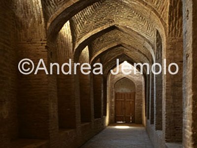 Masjed-é Jamè - Jameh Mosque Interior arcades | Andrea Jemolo