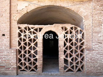 Masjed-é Jamè - Jameh Mosque Door in the courtyard | Andrea Jemolo