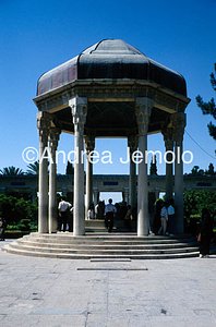 Mausoleum of Hafez General view | Andrea Jemolo