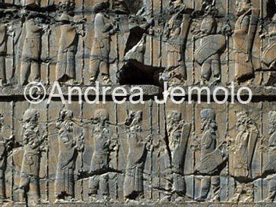 Palazzo delle cento colonne Porta con re in trono - Le guardie Immortali | Andrea Jemolo