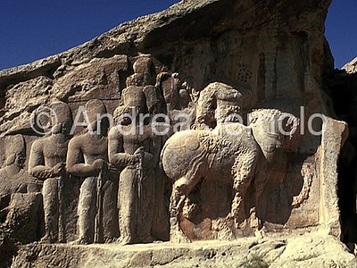 Shapur I circondato dai suoi generali  | Andrea Jemolo