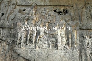 Trionfo di Shapur I Visione d'insieme | Andrea Jemolo