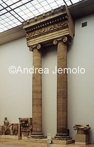 Pergamonmuseum Altar of Baalbek | Andrea Jemolo