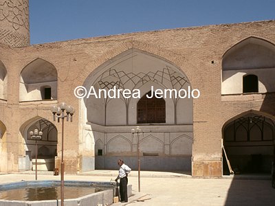 Ali Mosque Courtyard | Andrea Jemolo