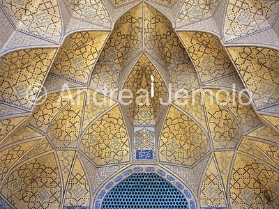 Masjed-é Jamè - Jameh Mosque Ceiling vaults from Hall of prayer | Andrea Jemolo