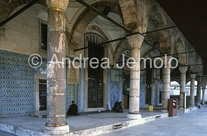 Rustem Pasa Camii Portico con colonne 1 | Andrea Jemolo