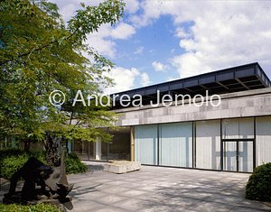 Neue Nationalgalerie Exterior | Andrea Jemolo