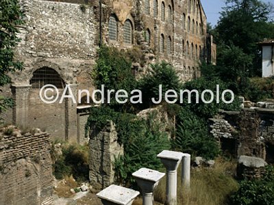 Aya Irini Kilisesi - Hagia Eirene Exterior - Detail | Andrea Jemolo