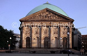 St.Hedwig Façade | Andrea Jemolo