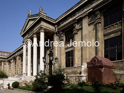 Fountain in the Misir Carsisi  | Andrea Jemolo