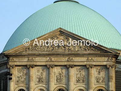 St.Hedwig Façade - Detail | Andrea Jemolo