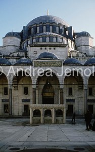 Sultan Suleyman i Kulliyesi Courtyard | Andrea Jemolo