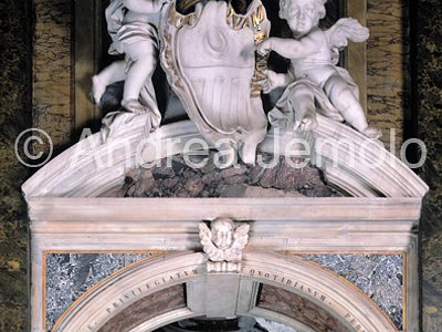 San Girolamo della Carità Antamoro chapel - Putti on the arc of entrance | Andrea Jemolo
