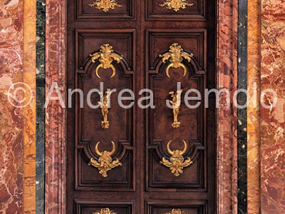 San Girolamo della Carità Antamoro chapel - Door | Andrea Jemolo