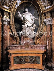 Chiesa di San Girolamo della Carità Cappella Antamoro - Statua San Filippo Neri e altare | Andrea Jemolo