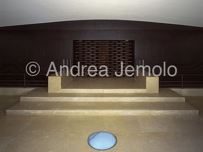 The Shrine of the Book Entrance toward the corridor | Andrea Jemolo