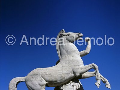 EUR - Palazzo della Civiltà del Lavoro - Palazzo della Civiltà Italiana Gruppi dei dioscuri | Andrea Jemolo
