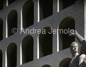 EUR - Palazzo della Civiltà del Lavoro - Palazzo della Civiltà Italiana Groups of the dioscuri | Andrea Jemolo