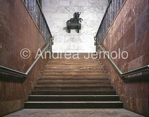 EUR - Palazzo della Civiltà del Lavoro - Palazzo della Civiltà Italiana Interno - Scalone | Andrea Jemolo